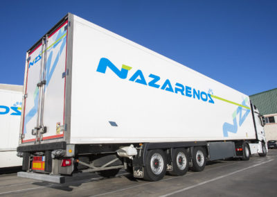 Parte trasera en detalle de Camión de transporte Grupo Nazarenos