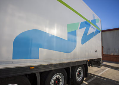 Logo en Camión de transporte Grupo Nazarenos